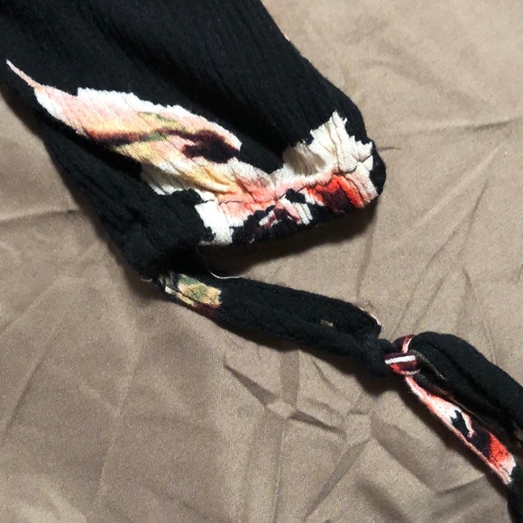 Kendall & Kylie Top - Picture 3 of 3